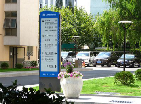 南宁哪些因素影响宣传栏的制作？